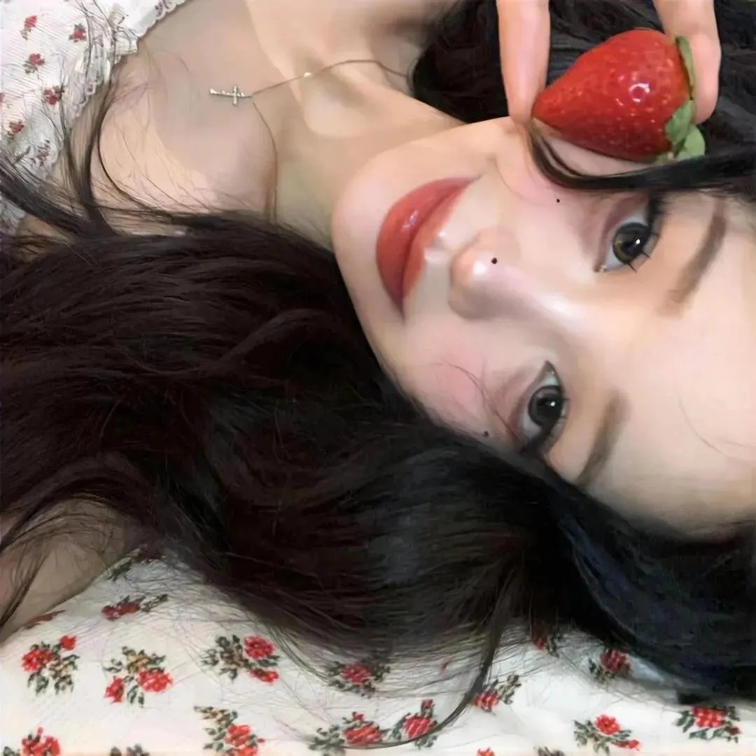 美女蛇岛求生 封面